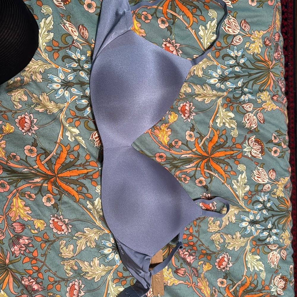 Skims Wireless Push-up Bra - Picture 1 of 4